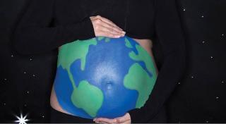 Pictura pe burtă, noua modă care face furori printre gravidele din România