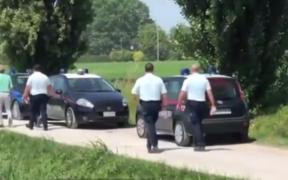 Evadare ca în filme a unui deţinut român din Italia. Bărbatul a reuşit să fugă din închisoare, pe geam