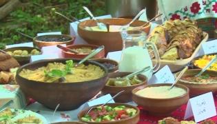 Brunch cu delicatese oltenești în satul Urși din Vâlcea