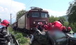 Doi oameni, soţ şi soţie au murit în Bistriţa-Năsăud, loviţi de tren, după ce bărbatul a ignorat semnalele luminoase