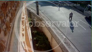 Imagini video cu criminalul din Caracal în timp ce aruncă bijuteriile Alexandrei