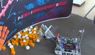 Un robot creat de o echipă de liceeni din Argeş a cucerit America