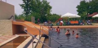 În staţiunea Lovrin, autorităţile au început să investească în renovarea vechiului ştrand