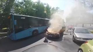 Mobilizare exemplară a şoferilor în trafic, după ce o maşină a luat foc (Video)