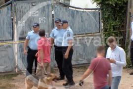 Câinii lui Dincă, scoşi din curte de soţia lui cu ajutorul poliţiştilor şi jandarmilor