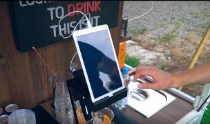Un bărbat din Satu Mare a inventat roboțelul-barman