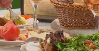 Mâncarea de pe litoral, o eternă problemă în sezonul estival