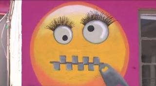 Casa cu emoticoane din Los Angeles, motiv de scandal