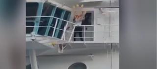 Turiști luați peste picior, după ce au întârziat la îmbarcare