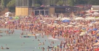 Costineşti, capitala distracţiei. Turiştii au luat cu asalt litoralul