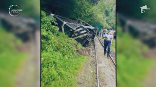 Anchete după deraierea mocăniţei din Maramureş. 12 oameni au fost răniți