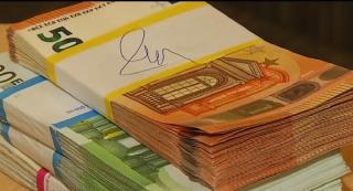 Românii care trimit mai mult de 2.000 de euro în țară ar putea fi luați la întrebări