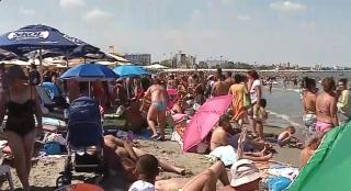 Record de turişti pe litoralul românesc: 300 de mii de oameni au luat marea cu asalt