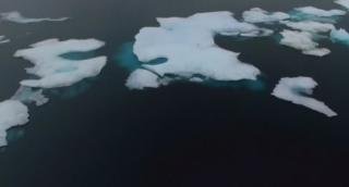 La Cercul Polar a nins cu particule de plastic