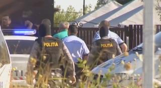 Zone suspecte identificate în sol de anchetatori, în curtea lui Gheorghe Dincă