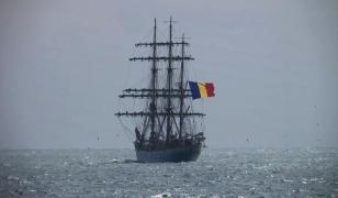 Ziua Marinei 2019. Peste 10.000 de turişti pe faleza Cazinoului din Constanţa