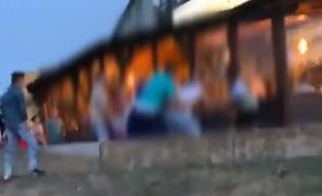 Două clanuri de romi s-au luat la bataie pe faleza din Tulcea