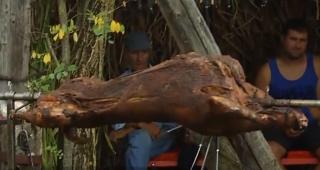 Petrecere câmpenească în curtea lui Moromete