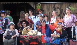 Aur, ținute aprinse și mult dans, la Festivalul romilor din Bistriţa-Năsăud