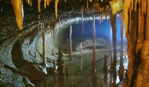 Avem o ţară frumoasă, cum ajungem la ea? Peştera Topolniţa, minunea deschisă doar câteva ore pe an