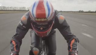 Un nou record de viteză pe bicicletă: 280 km/h