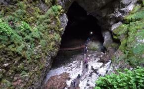 O peşteră din munţii Apuseni, loc de studiu pentru studenţii internaționali