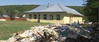 Cu trei săptămâni înainte de începerea şcolii, mii de elevi nu au condiţii potrivite