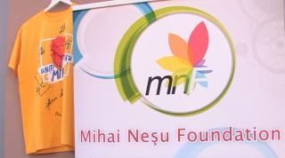 Maraton de tuns, la un salon din Oradea, pentru fundaţia lui Mihai Neşu