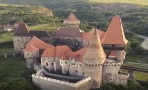 Castelul Corvinilor, asaltat de turiști în minivacanța de Sfânta Maria