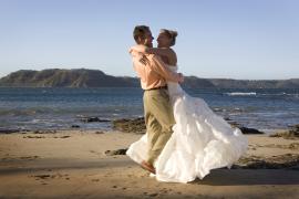 Moda în materie de rochii de mireasă, în acest sezon. Sfaturile lui Alin Gălățescu