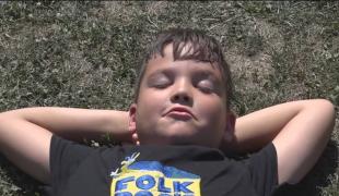 O româncă întoarsă din Belgia şi-a transformat casa părintească în tabără pentru copii