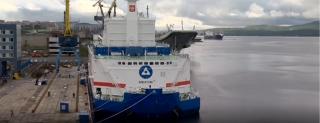 Prima centrală nucleară plutitoare din lume şi-a început călătoria la Cercul Polar