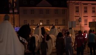 Reconstituire istorică la festivalul cu cavaleri şi domniţe din Sibiu