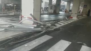 Pagube pe Aeroportul Otopeni, după furtuna de duminică seară