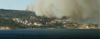 O mie de turişti evacuaţi de pe o insulă din Grecia, din cauza incendiilor de vegetaţie