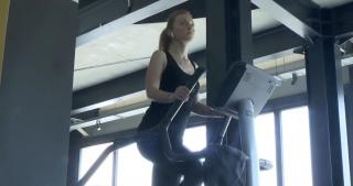 Angajaţii români, recompensaţi cu carduri culturale