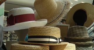 Cum să purtăm cu stil o pălărie. Sfaturile specialiştilor