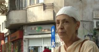 O bucată de tencuială, căzută de pe o clădire din București, a rănit grav o femeie