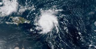 Cel mai puternic uragan din ultimii 30 de ani loveşte coasta de est a Americii