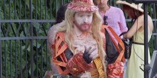 Bucureştiul interbelic a prins viaţă, "la pas pe Calea Victoriei"