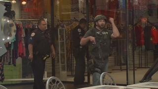 Atac armat în Texas. Un individ a ucis 5 oameni și a rănit alți 21