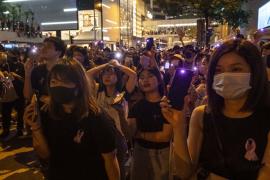 Confruntări violente la Hong Kong, zeci de mii de protestatari au ieșit în stradă
