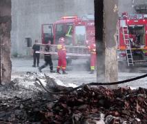 Clipe de panică în Vaslui, după ce un incendiu a izbucnit la o fostă fabrică de mobilă