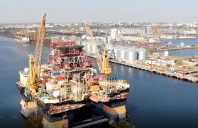 Platformă gigant în Portul Constanţa folosită pentru a căuta gaze pe fundul Mării Negre