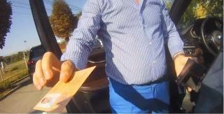 Consilierul parlamentar dat afară pentru că a înjurat poliţiştii acuză că aceştia îl hărţuiau