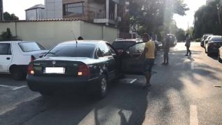 O fată a fost răpită de pe stradă la Caracal ca să-i fie soţie unuia dintre răpitori (Video)