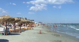 Vacanța de toamnă, pe Litoral. Preţurile mici îi conving pe turişti să vină la mare