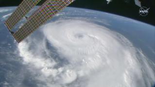 Români din Statele Unite, evacuați din calea uraganului Dorian