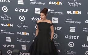 Preşedintele Donald Trump, furios pe actriţa Debra Messing