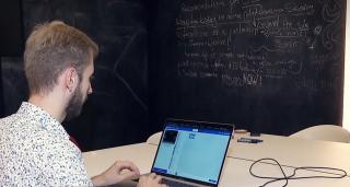 Internetul, în completarea manualelor. Ce site-uri și aplicații pot fi folosite de elevi